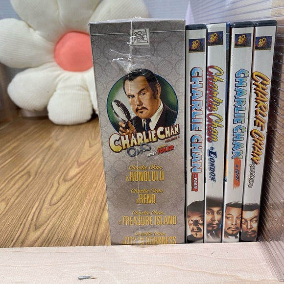 8 Charlie Chan Movies DVD Bundle makeMEanOFFER! .:will unbundle:. - Picture 3 of 5